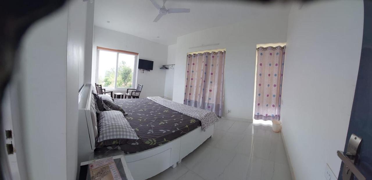 Mayur Home Stay, Morni Hills Екстериор снимка